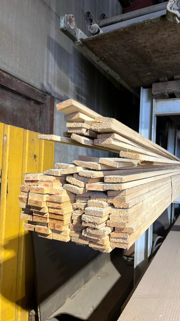 Stof Latjes vuren 500x3.5x1 €2, Doe-het-zelf en Verbouw, Ophalen, Zo goed als nieuw, Vuren, Balk