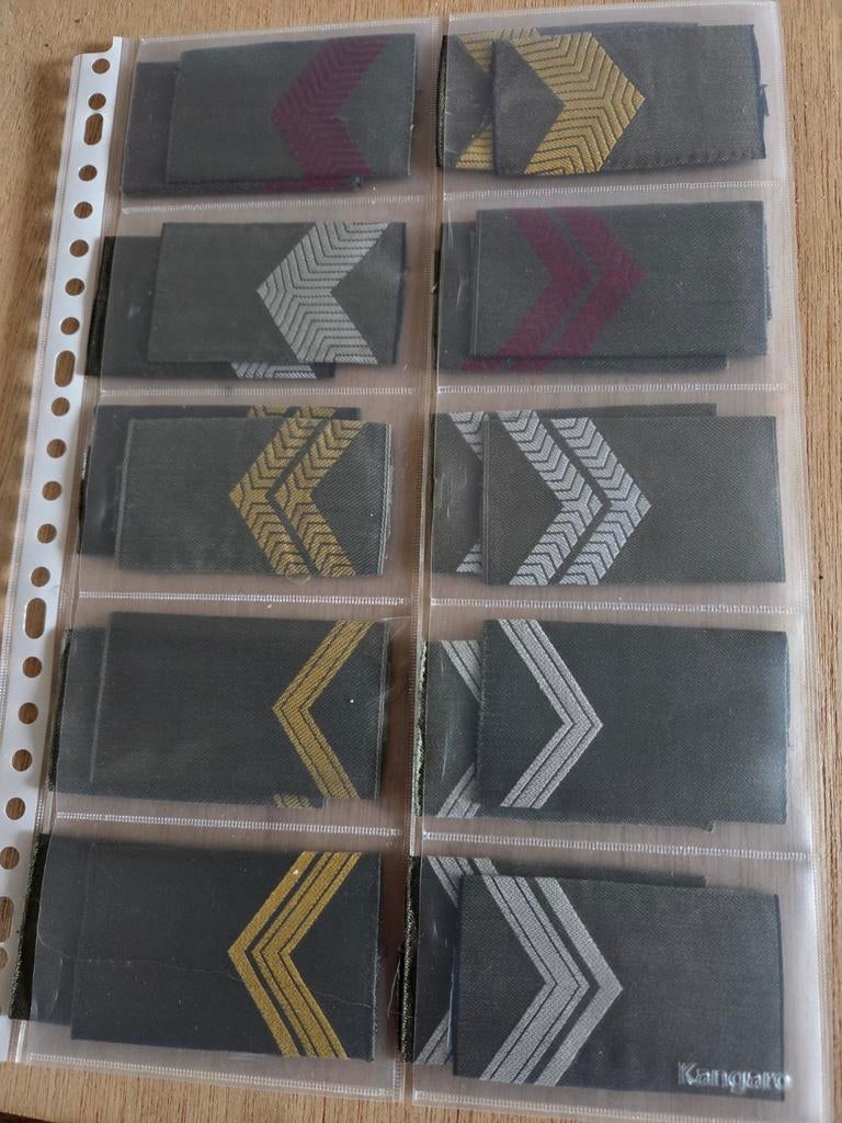 1x10 sets epauletten, Ophalen of Verzenden, Landmacht, Nederland, Embleem of Badge