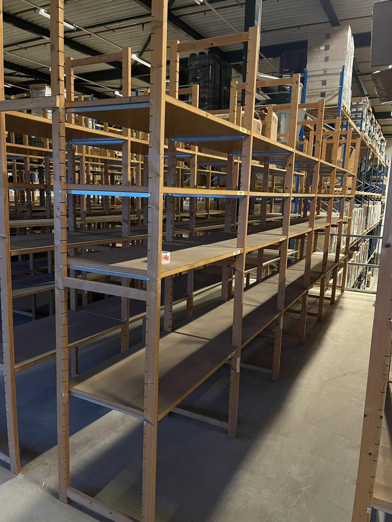 Houten stelling 50cm diep 500cm lang, Ophalen, Gebruikt