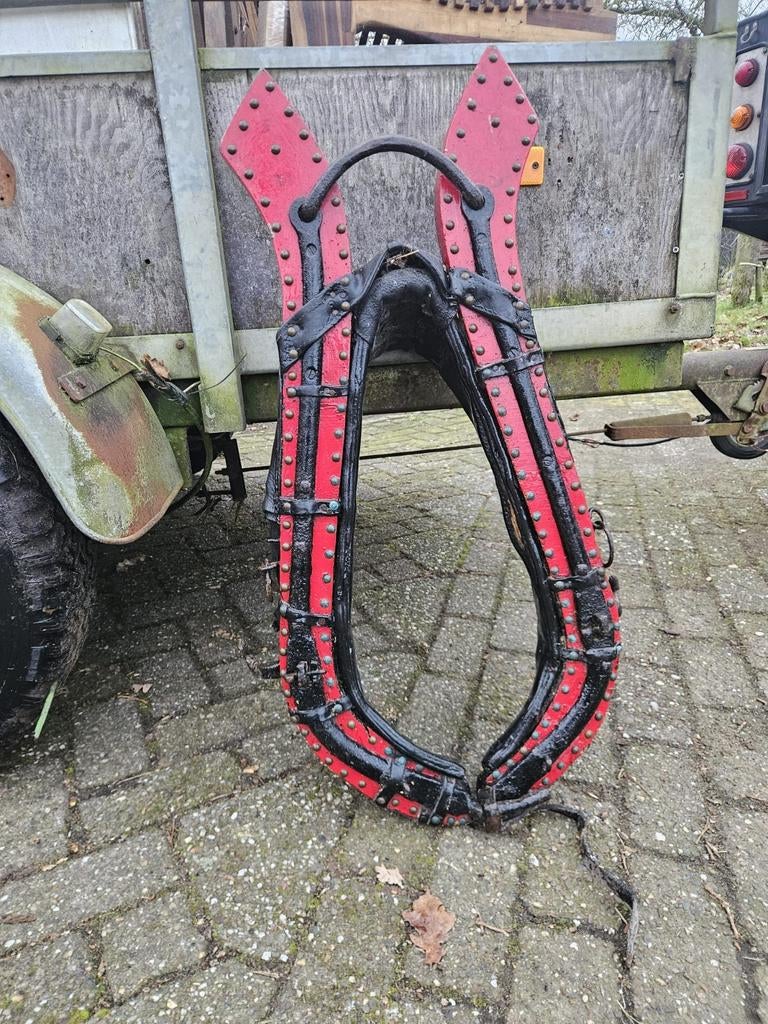 Antieke paardenhaam / halsjuk, Ophalen