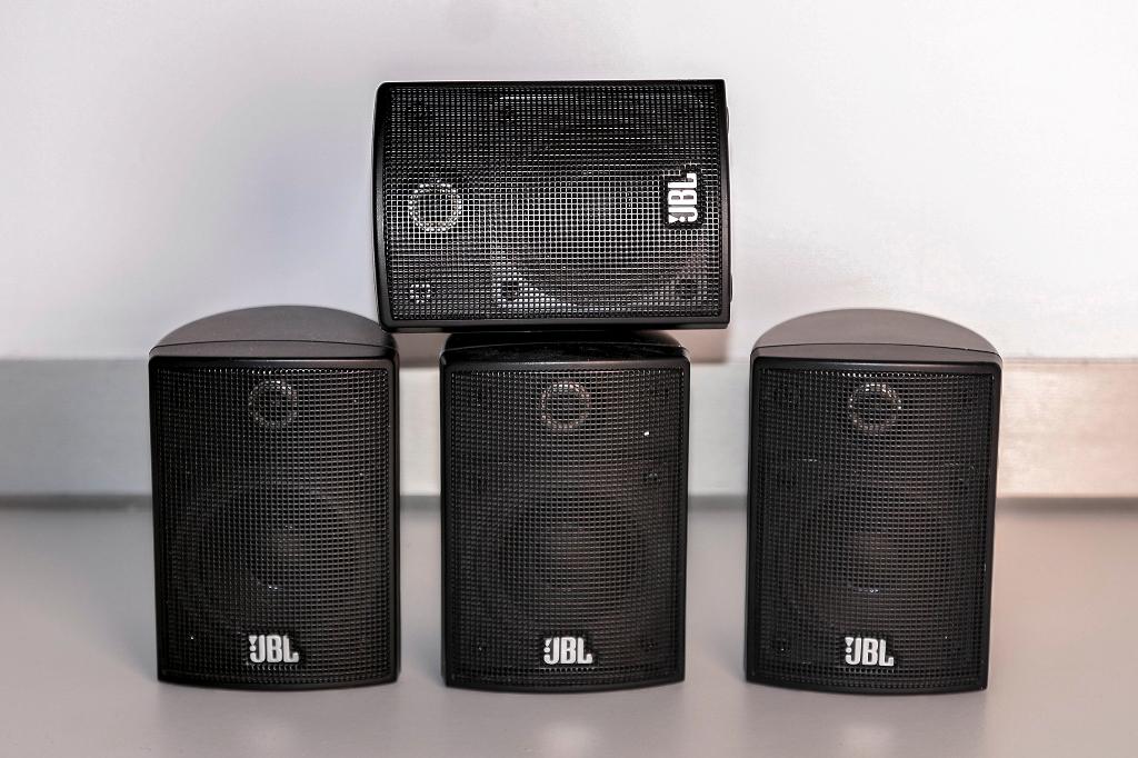 JBL Surround Speakerset – 4x JBL 85 SAT (ZGAN), Audio, Tv en Foto, Luidsprekers, Zo goed als nieuw, Complete surroundset, 60 tot 120 watt