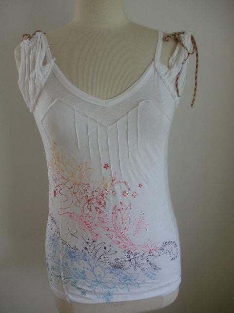 10 FEET top wit met felle print maat XS - nieuw -, Wit, Nieuw, Ophalen of Verzenden, Zonder mouw