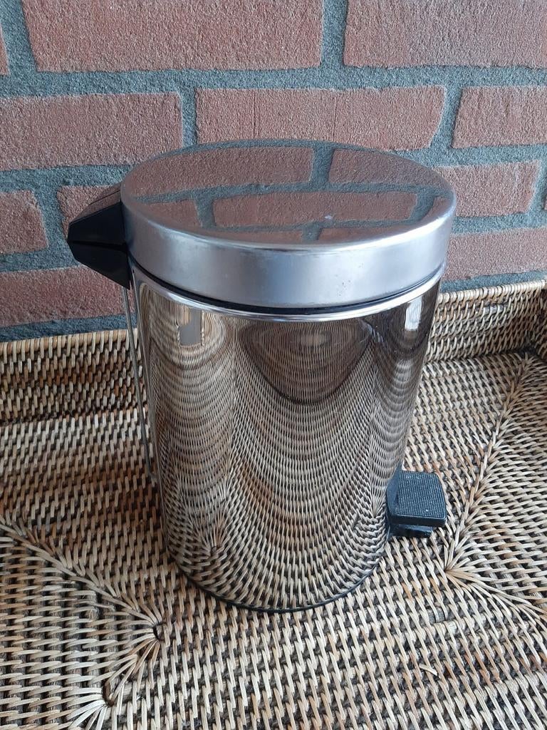 Toilet/bad prullenbak van Brabantia gemaakt in Nederland., Met pedaal, Ophalen of Verzenden, Zo goed als nieuw, Minder dan 10 liter