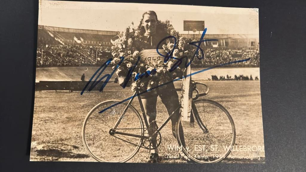 WIM van EST oude fotokaart met mooie ECHTE handtekening, Verzamelen, Verzenden, Gebruikt, Overige sporten, Spelerskaart