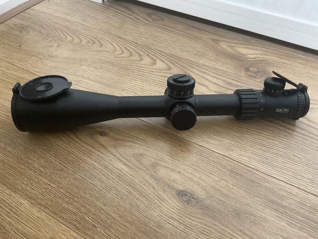 Scherpe en heldere Richtkijker 6-24x 50 AOEG, Ophalen of Verzenden, Zo goed als nieuw