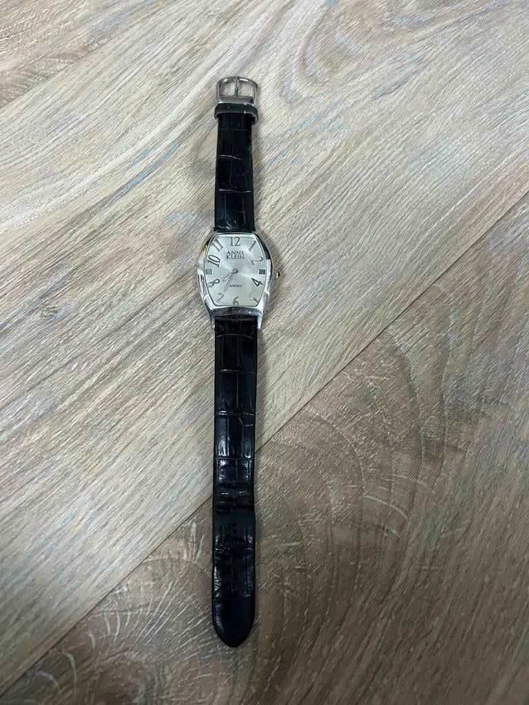 Vintage horloges, Leer, Polshorloge, Ophalen of Verzenden, Zo goed als nieuw