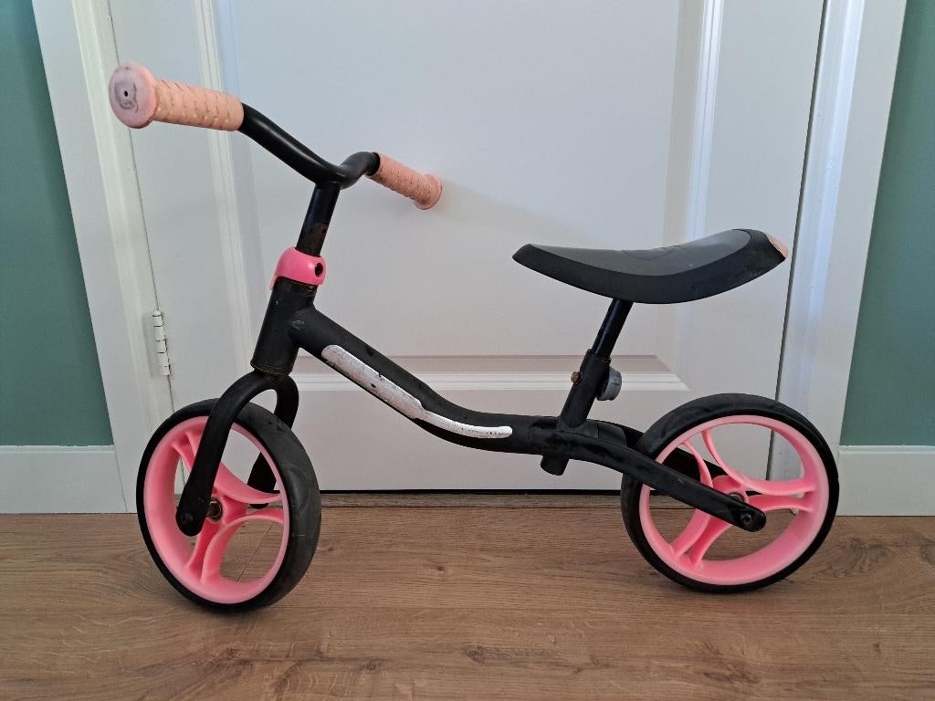 Loopfiets roze en zwart voor een klein meisje - merk Globber, Ophalen, Gebruikt, Loopfiets