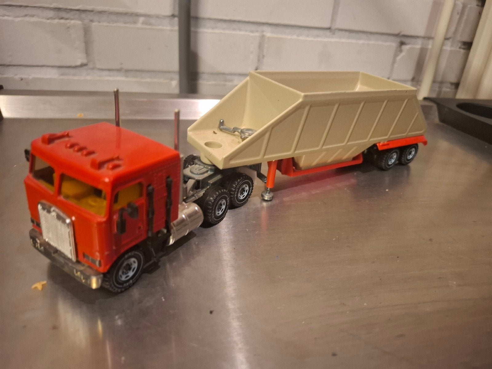 Siku Freightliner met onderlosser - Vintage model, Ophalen of Verzenden, Gebruikt