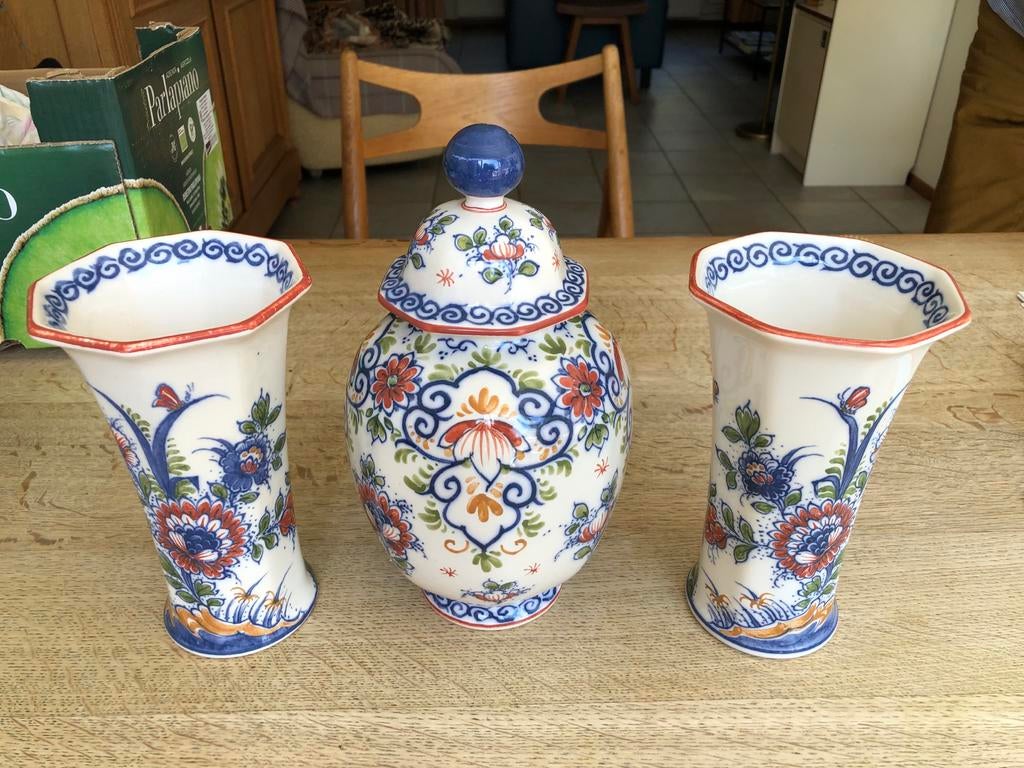 Polychroom Delfts Blauw vaas en pot set, handgeschilderd, Ophalen