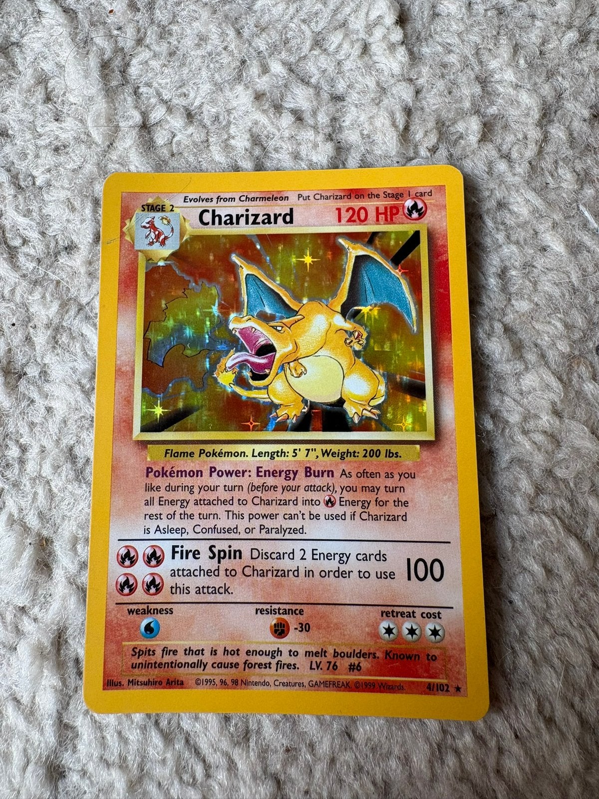 Pokemon kaart charizard holo 4/102 base set, Ophalen of Verzenden, Zo goed als nieuw