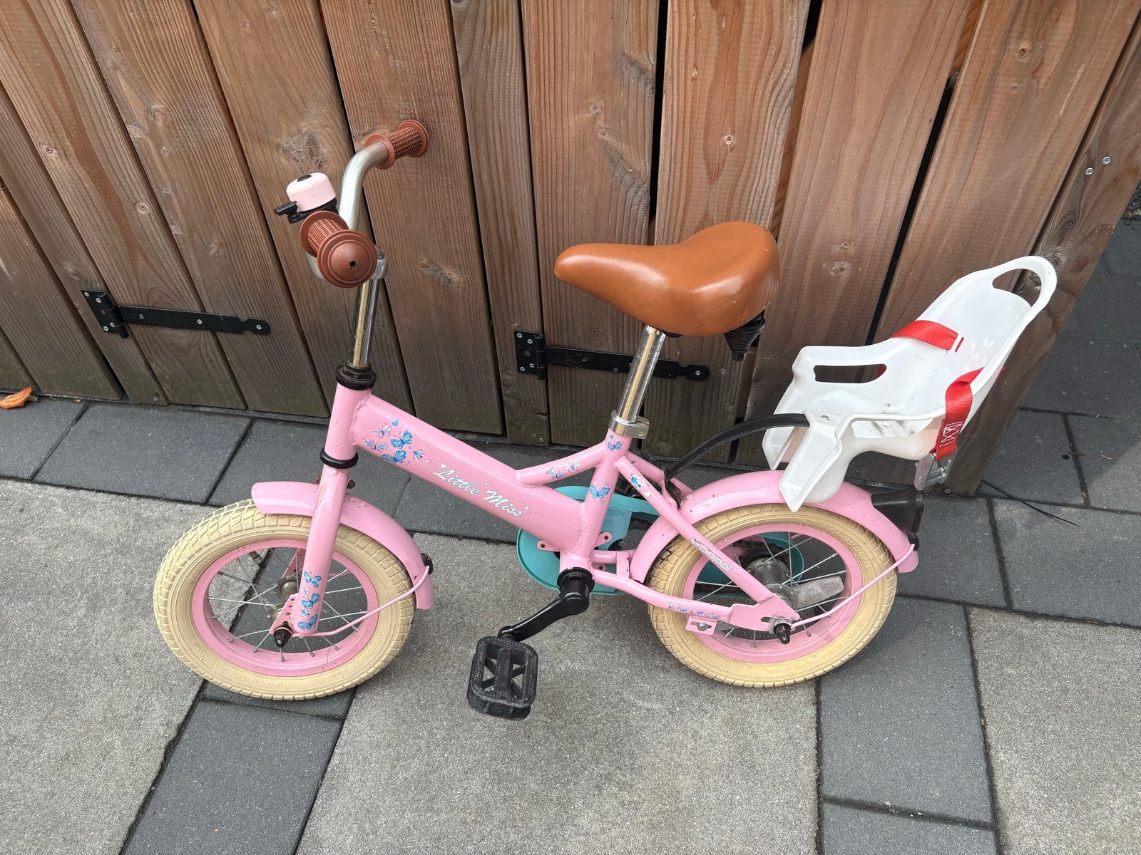 Roze kinderfiets 12 inch Little Miss + zijwieltjes, Ophalen, Terugtraprem, Zijwieltjes, Gebruikt