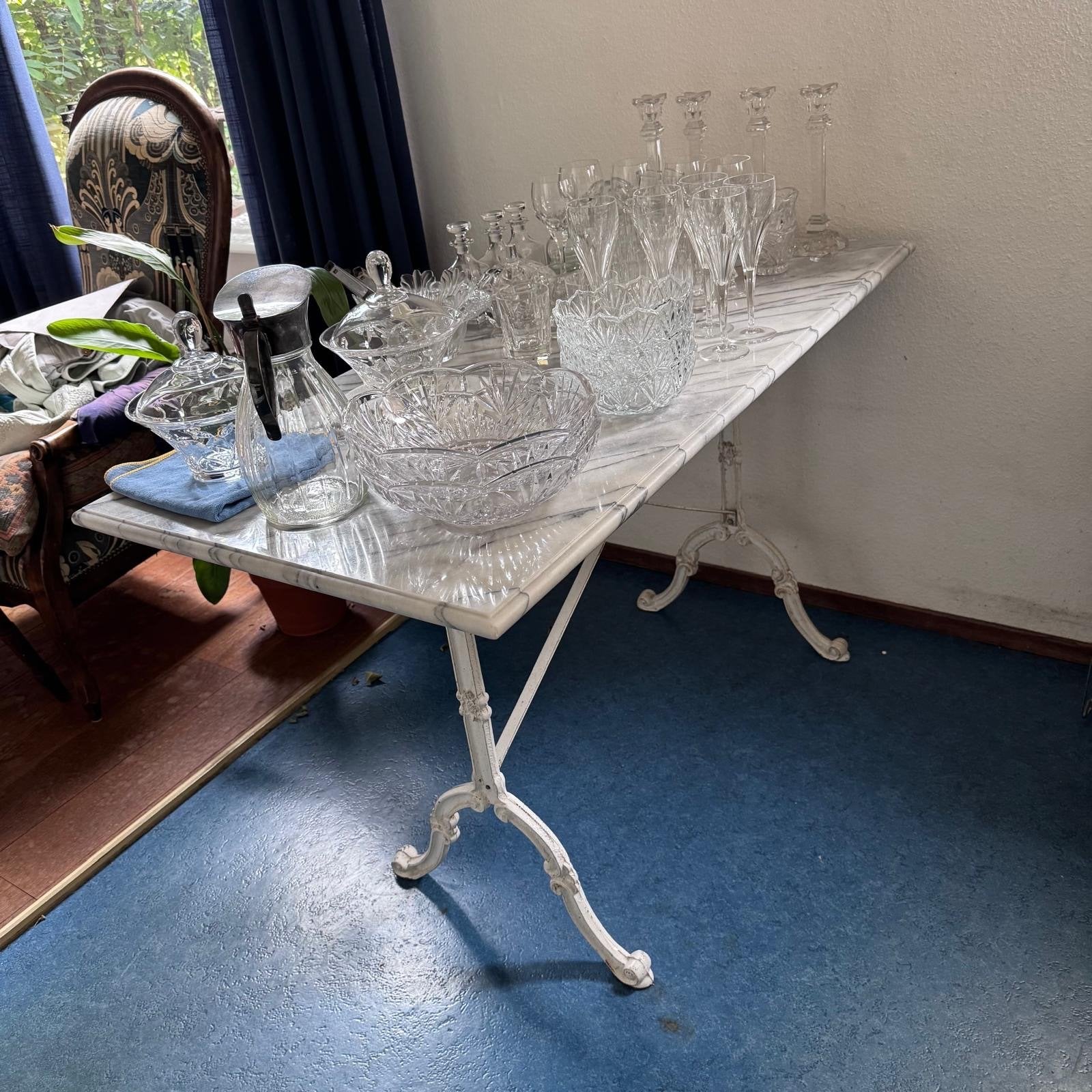 Keukentafel met marmeren blad en ijzeren onderstel, Huis en Inrichting, Tafels | Eettafels, Ophalen, Gebruikt, 100 tot 150 cm