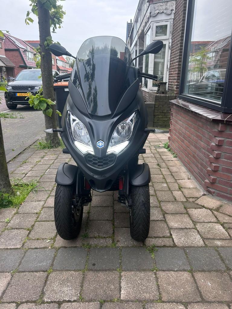 Piaggio MP3 300 HPE Sport 2023 | Mat Zwart | B-Rijbewijs, Motoren, Motoren | Piaggio, Scooter, Gebruikt, Particulier, Minimaal motorrijbewijs A2