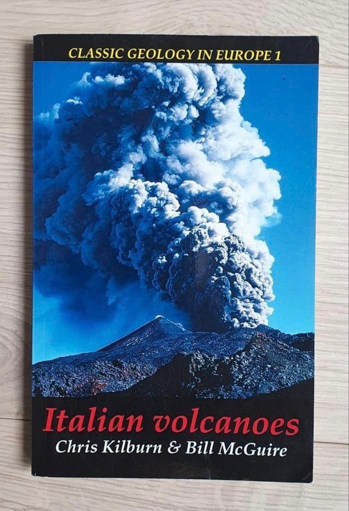 Italian Volcanoes - Classic Geology in Europe, Boeken, Ophalen of Verzenden, Zo goed als nieuw