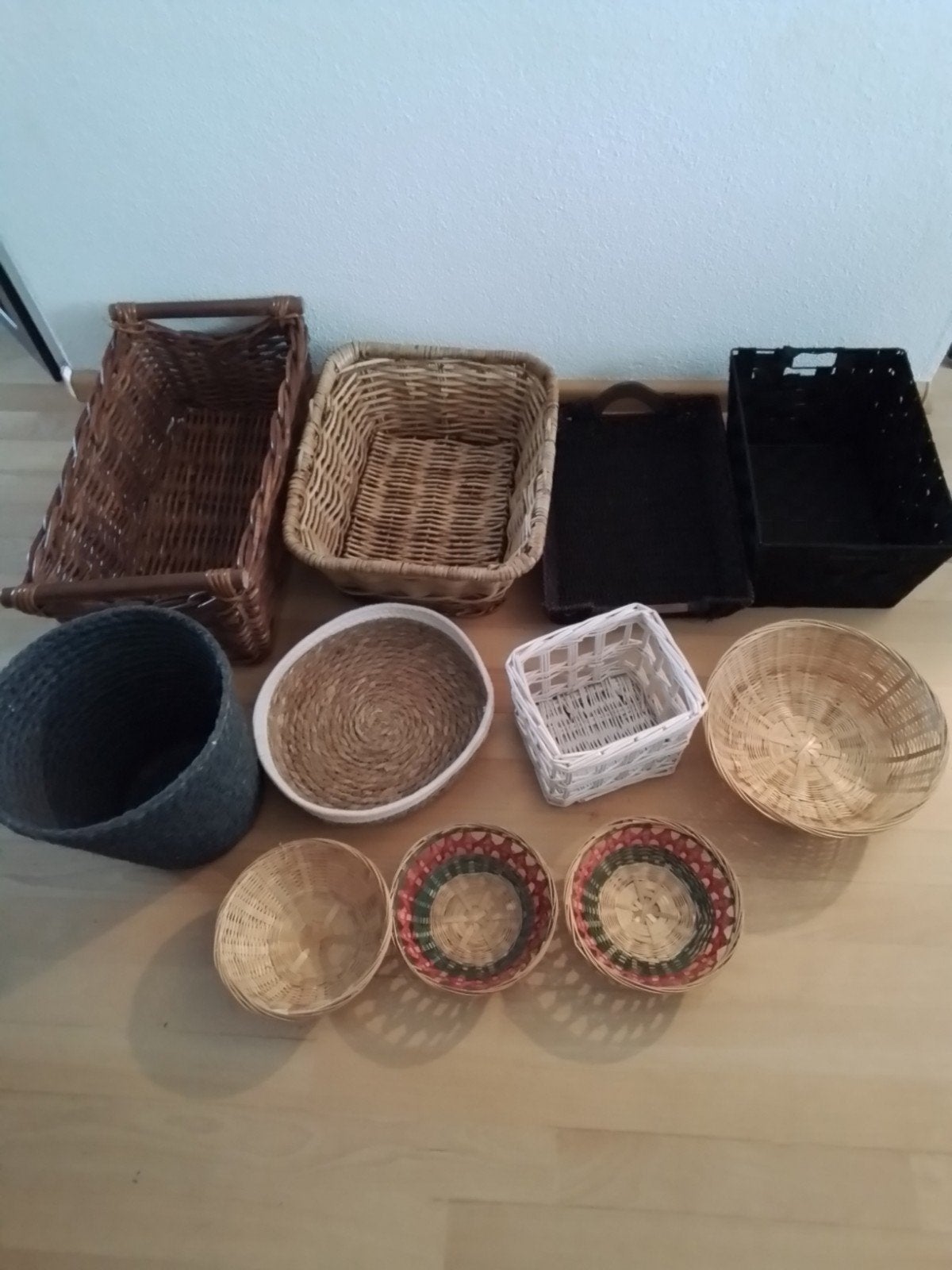 11 rieten manden - diverse maten en vormen samen 20 euro, Gebruikt, Mand, Ophalen of Verzenden, Riet