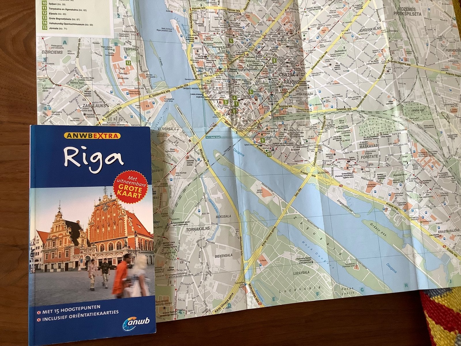 Riga Letland ANWB reisgids + kaart, Ophalen of Verzenden, Zo goed als nieuw