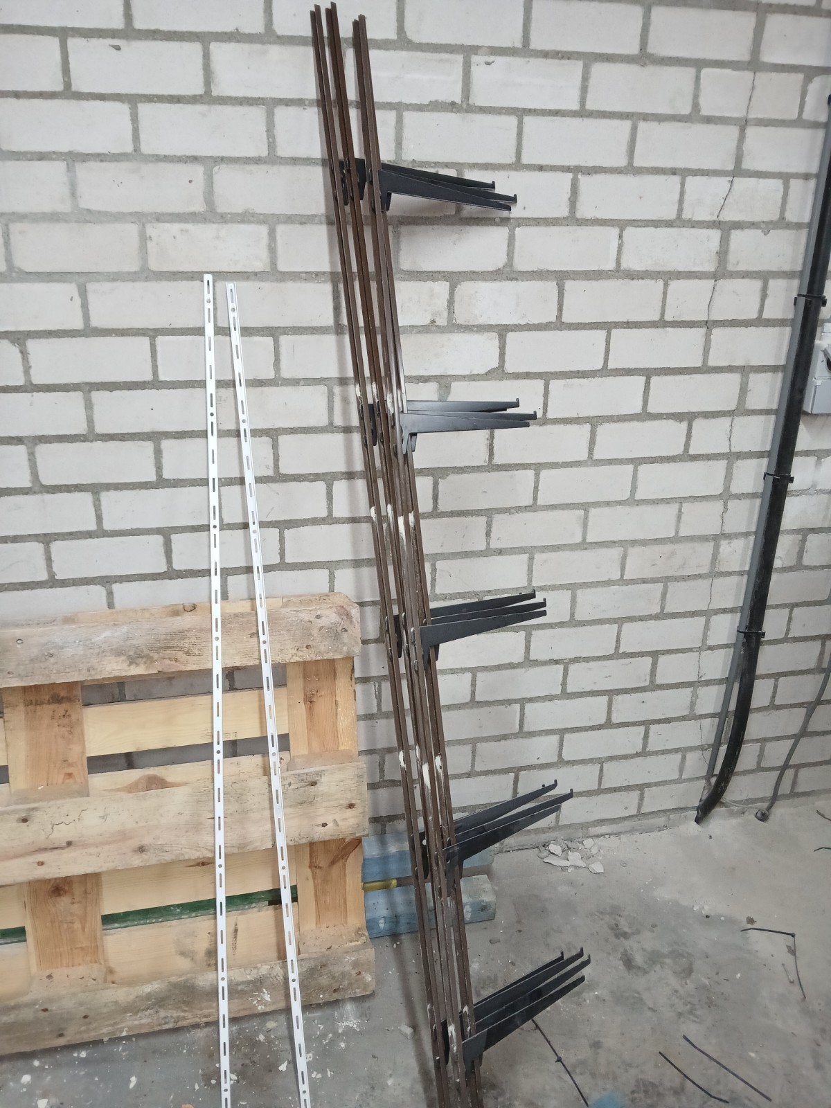 Wandplankdragers en rails voor opslag en display, Huis en Inrichting, Ophalen