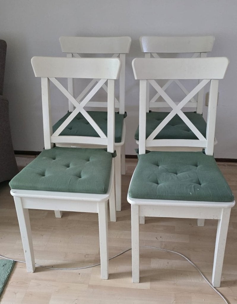 4 witte eetkamerstoelen met groene zittingen, Huis en Inrichting, Stoelen, Ophalen, Overige materialen, Wit, Zo goed als nieuw