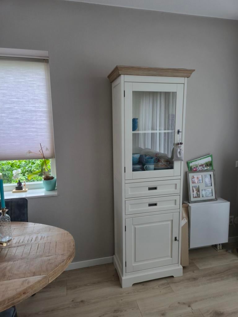 Mooie witte vitrine kast als nieuw ( haco), Gebruikt, Met deur(en), Landelijk, 25 tot 50 cm
