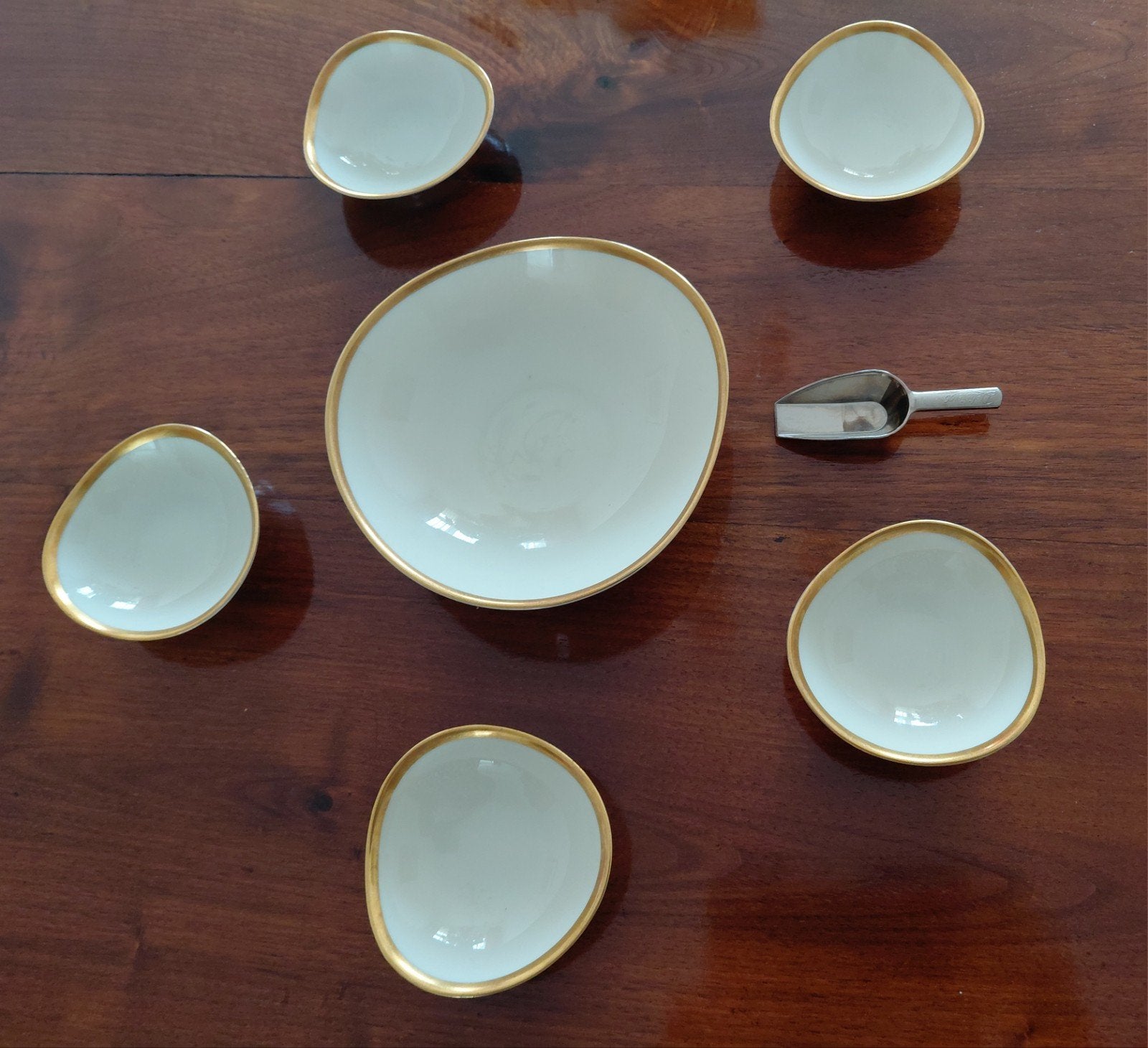 Vintage pinda set 6 bakjes merk Bavaria wit met goud randje, Ophalen of Verzenden, Porselein, Overige stijlen, Schaal of Schalen