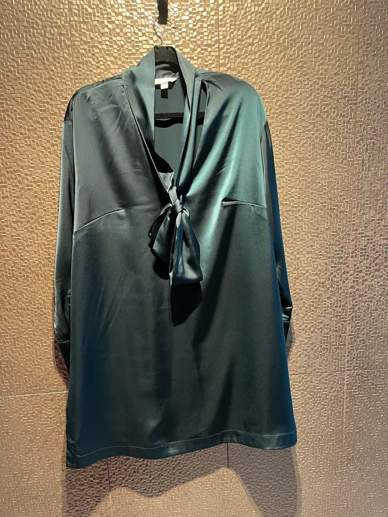 Groene ruime glanzende blouse H&M, Ophalen of Verzenden, Nieuw, Maat 42/44 (L), Groen