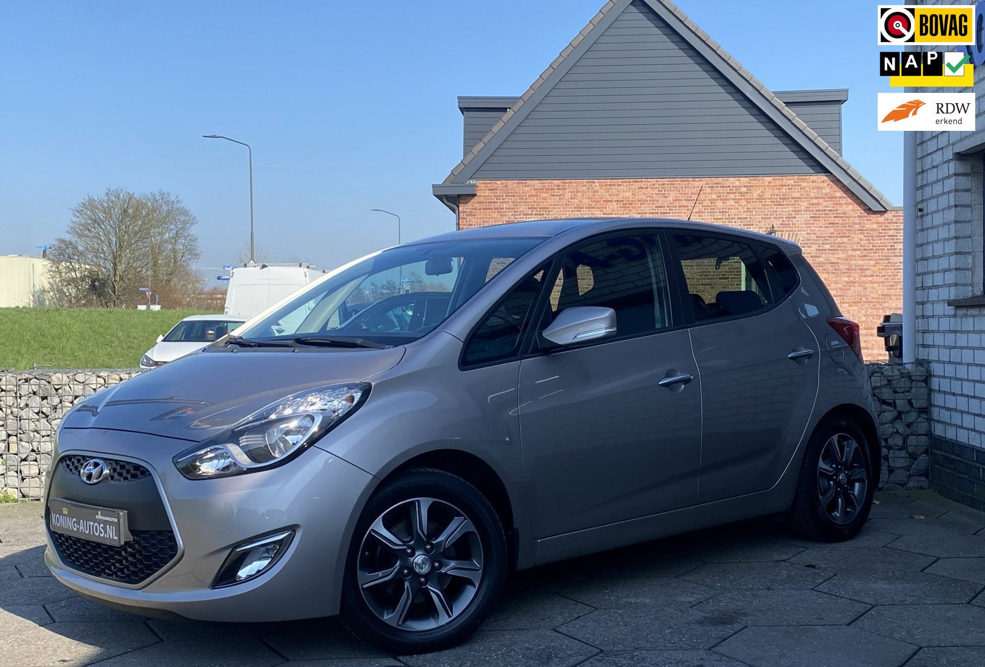 Hyundai Ix20 1.4i Go!/ Camera / AC/ Navi/ Nw. APK/ NAP/ 1e e, Voorwielaandrijving, Dealer onderhouden, Stof, Gebruikt