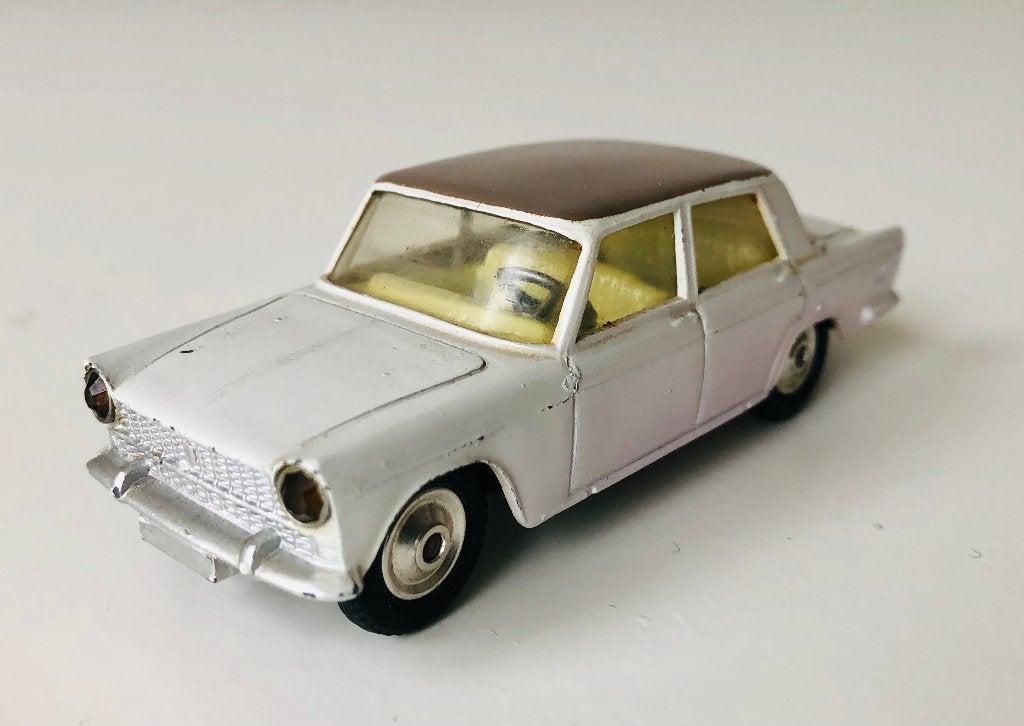 Fiat 2100 Corgi Toys schaal 1:43, Ophalen of Verzenden, Zo goed als nieuw, Auto, Corgi