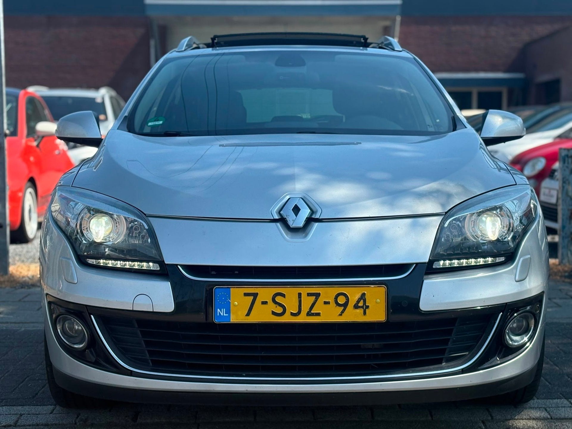 Renault Mégane Estate 2.0 Bose | Panoramadak | Xenon | Trek, Auto's, Renault, Euro 5, Gebruikt, Zwart, 4 cilinders