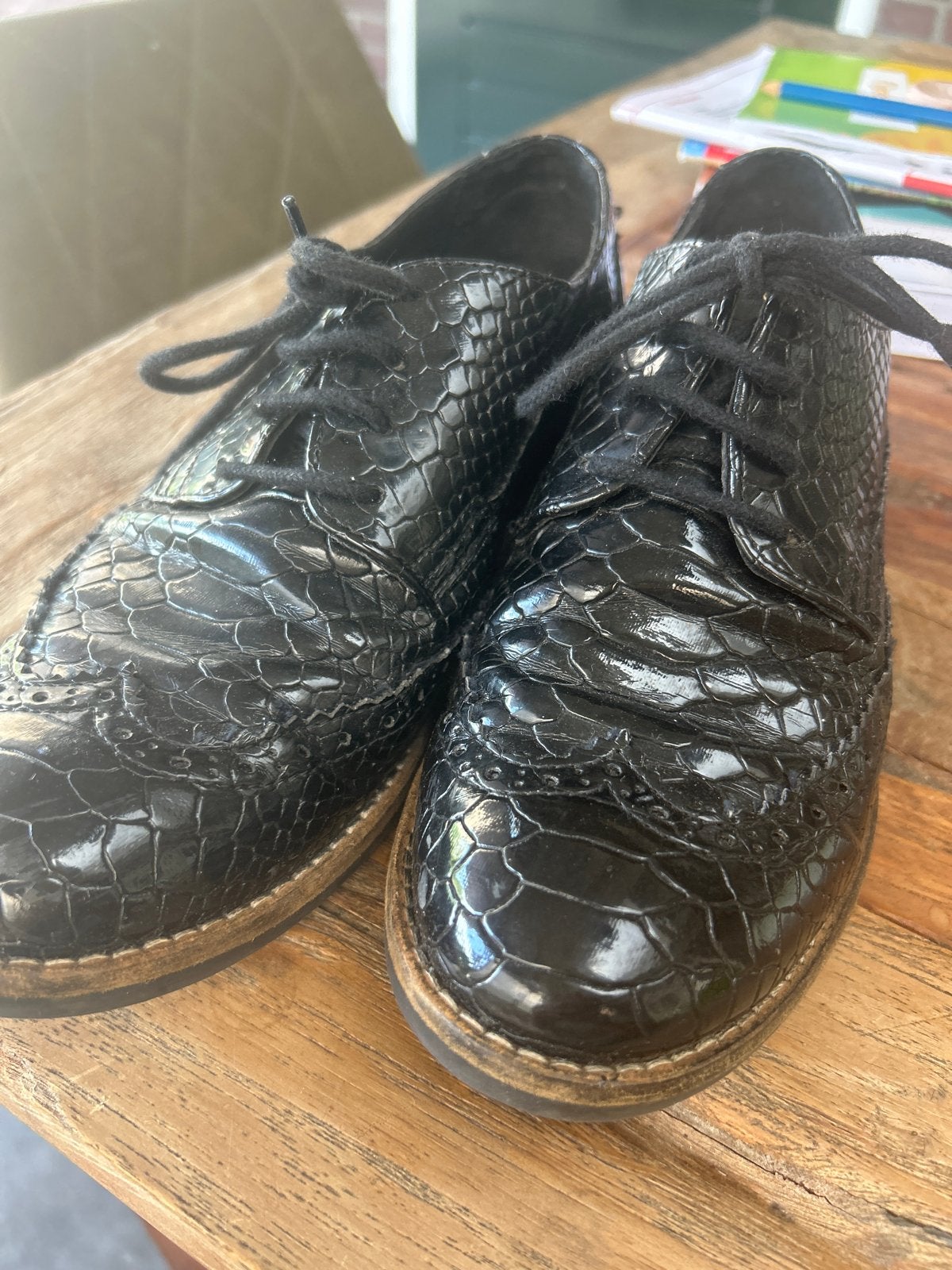 Zwarte brogues met krokodillenprint - Maat 40, Verzenden, Gedragen, Zwart, Overige typen