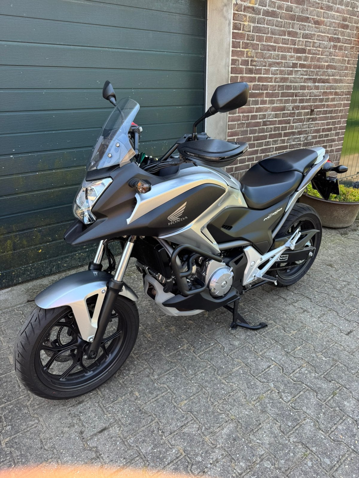 Honda NC700X DCT met minder dan 5000km, nieuwe banden, Motoren, Motoren | Honda, 2 cilinders, Occasion, Particulier, Toermotor