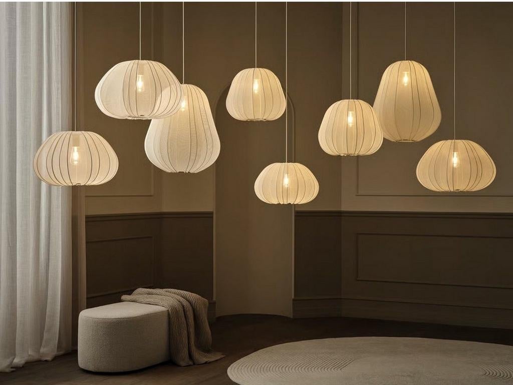 Nieuw - 2* BOLIA Bell design hanglamp - Ecru - Ø47cm H40cm, Huis en Inrichting, Wholesale@bolia.com, Ophalen of Verzenden, Værkmestergade 11, 8000 Aarhus, Denemarken