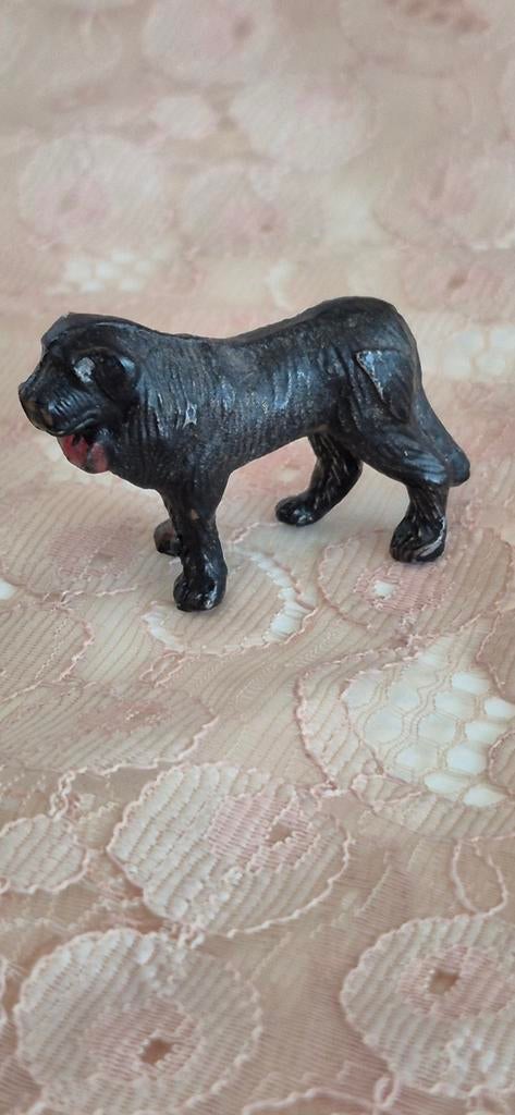 Antiek hondje miniatuur voor poppenhuis, Ophalen of Verzenden, Gebruikt, Decoratie