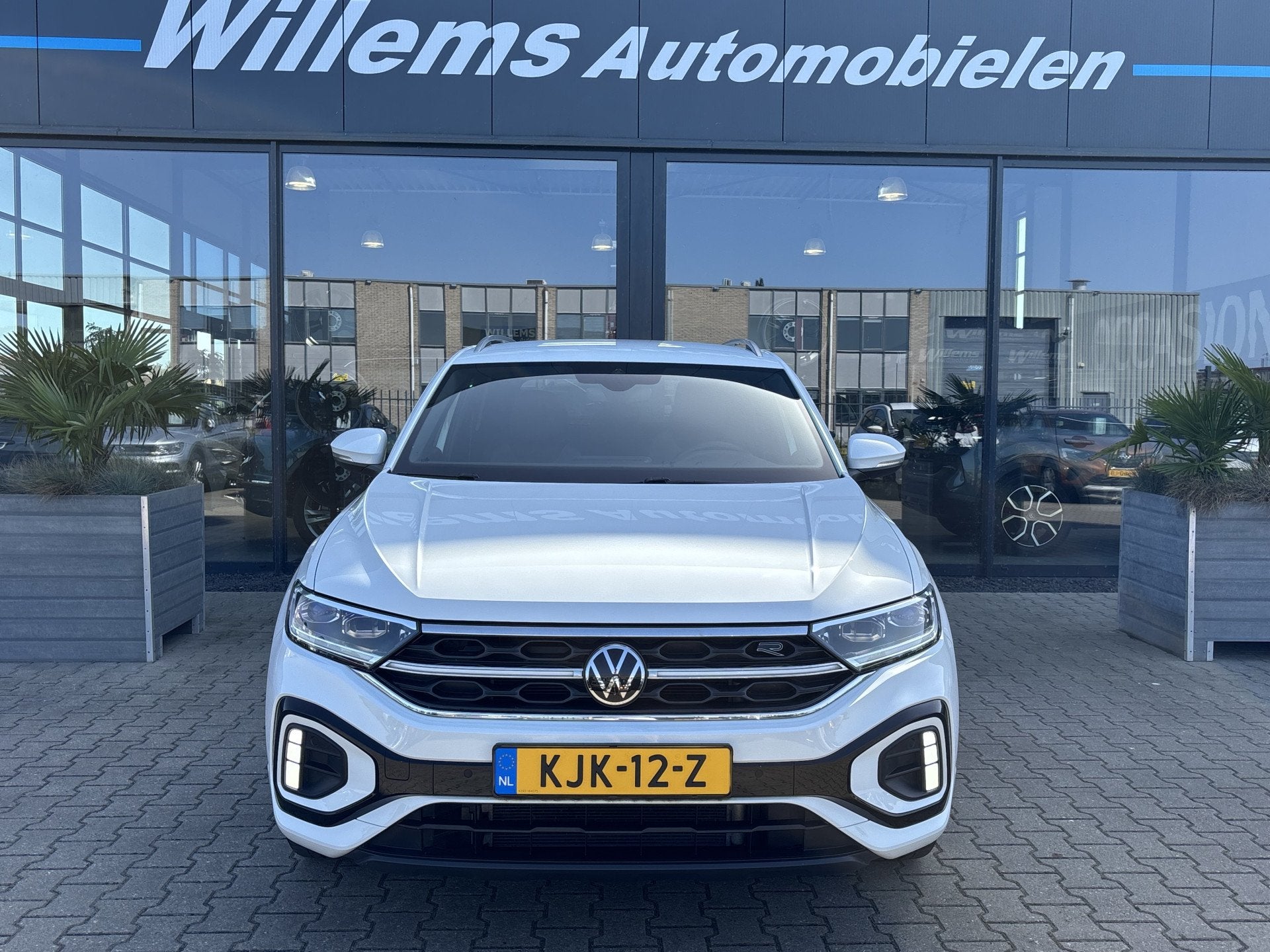 Volkswagen T-Roc 1.5 TSI R-Line Business+ Facelift Model Sto, 4 cilinders, Wit, 1253 kg, Bedrijf