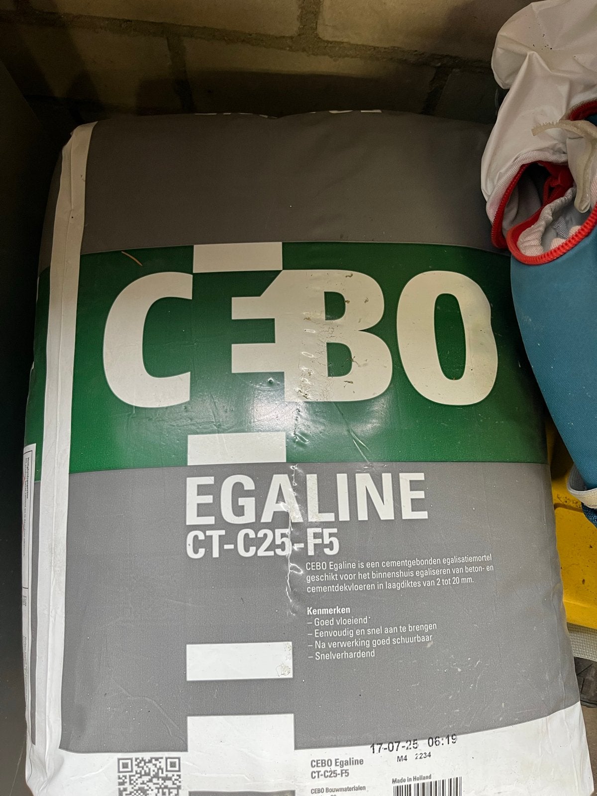 23 kg CEBO Egaline CT-C25-F5 - Cementgebonden egalisatiemort, Ophalen, 30 cm of meer, Steen of Klei, 50 tot 150 cm