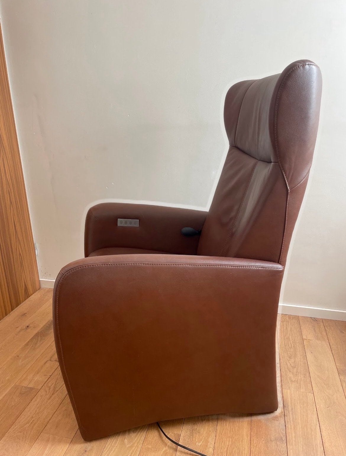 Leren relaxfauteuil met elektrische verstelling Prominent, Ophalen, Gebruikt, Leer, 75 tot 100 cm