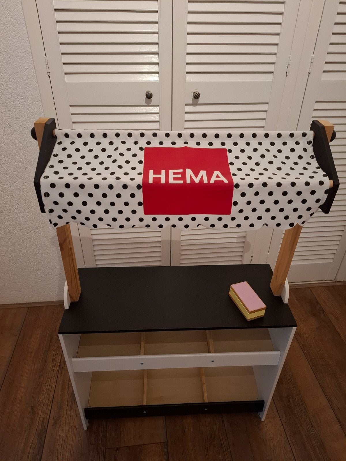 Hema houten winkeltje/ marktkraam - Zwart/Wit, Kinderen en Baby's, Ophalen, Gebruikt, Jongen of Meisje