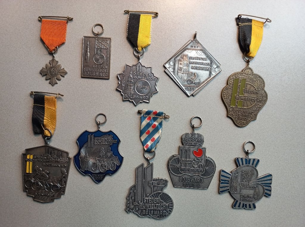 Medaille Elfsteden rijwieltocht 1975-1977 1980-1993, Postzegels en Munten, Ophalen of Verzenden, Overige materialen