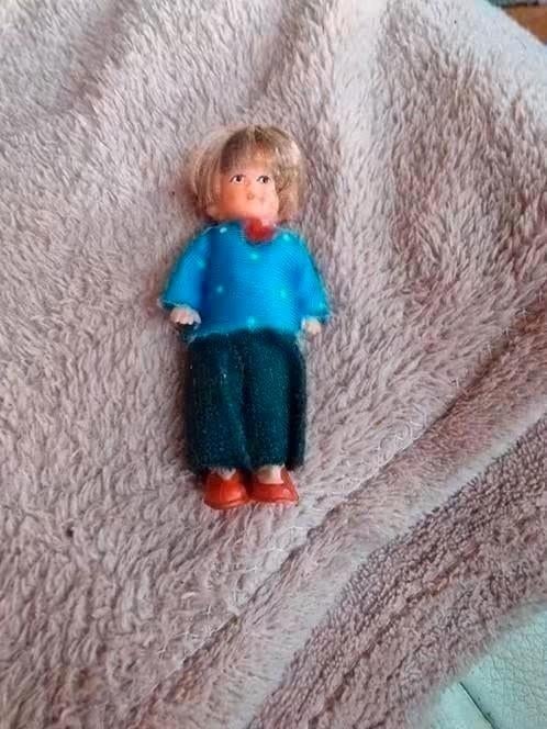 poppenhuis miniaturen ari popje nr 55, Ophalen of Verzenden, Zo goed als nieuw, Poppenhuis
