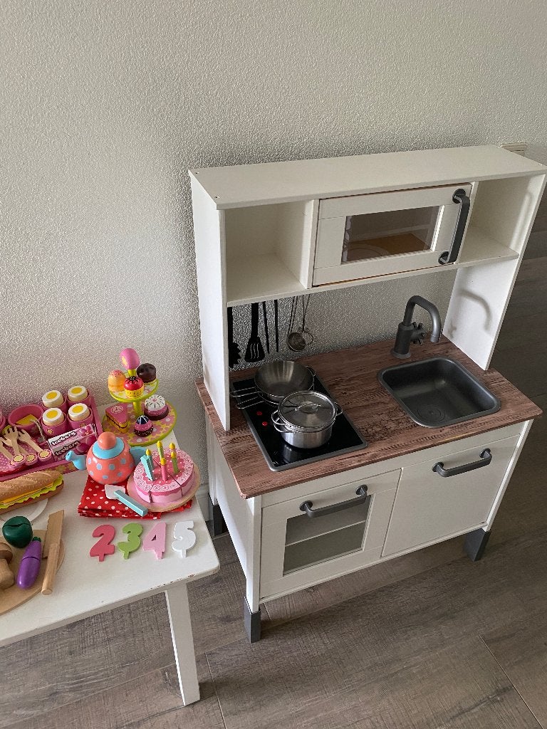 IKEA DUKTIG keukentje met vele accessoires, Kinderen en Baby's, Ophalen, Gebruikt, Hout, Speelkeuken