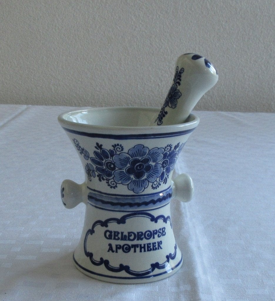 Vijzel met stamper in apothekerspot Geldrop, Ophalen of Verzenden