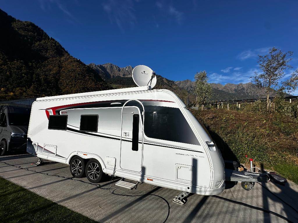 KABE Imperial 630 TDL FK + Mover E&P levelsysteem Oyster V85, Caravans en Kamperen, Rondzit, 2 aparte bedden, Tot en met 4, Schokbreker