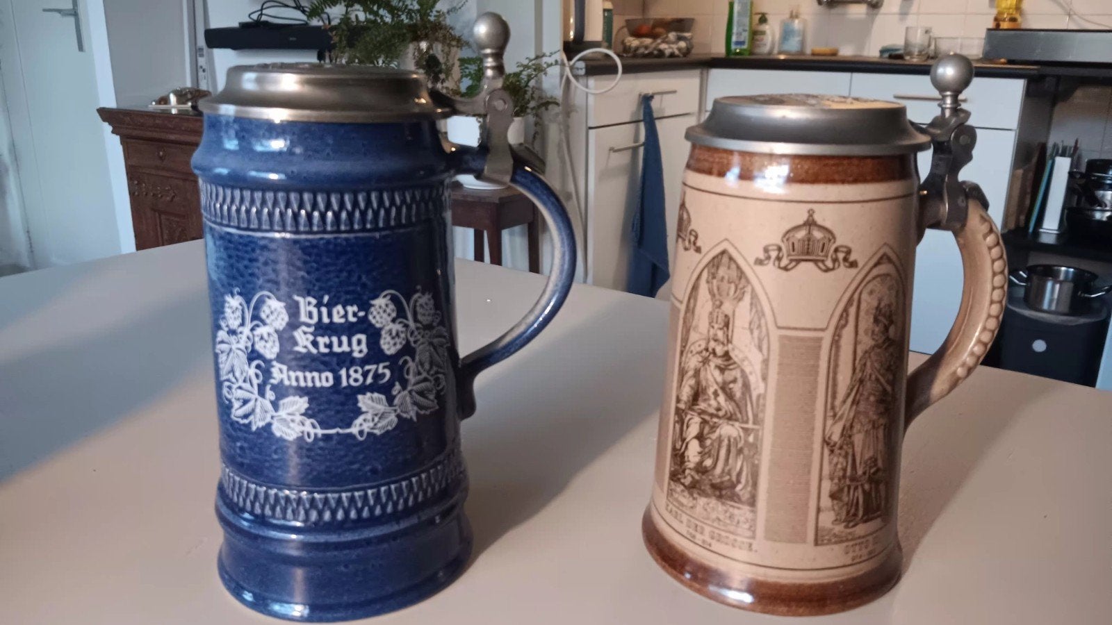 2 bierpullen met deksel van pilsbrouwer Henninger, Ophalen of Verzenden, Zo goed als nieuw, Pul(len), Overige merken