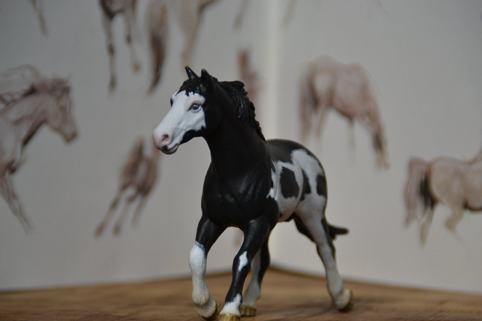 Schleich repaint custom pinto hengst, Verzamelen, Ophalen of Verzenden, Nieuw, Paard, Beeldje of Figuurtje