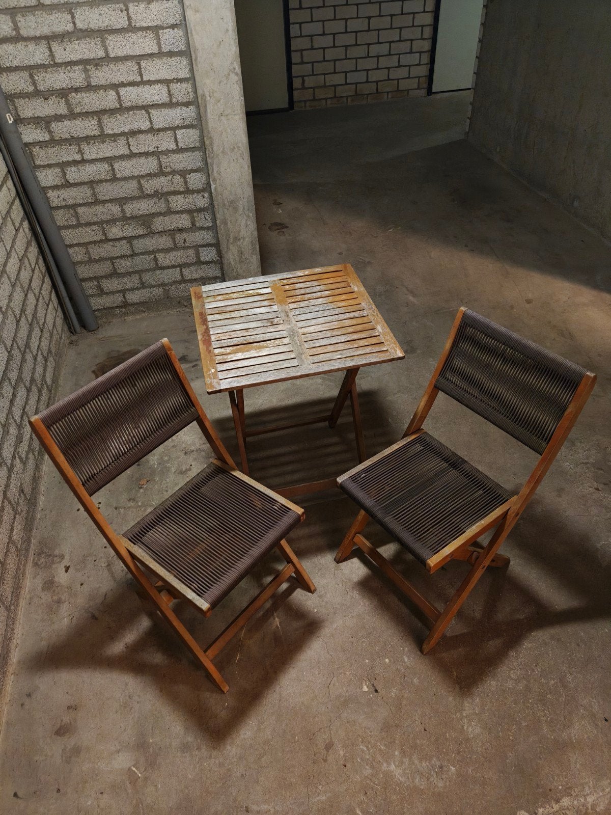 Bistro houten klapstoelen met tafel GRATIS, Ophalen, Gebruikt