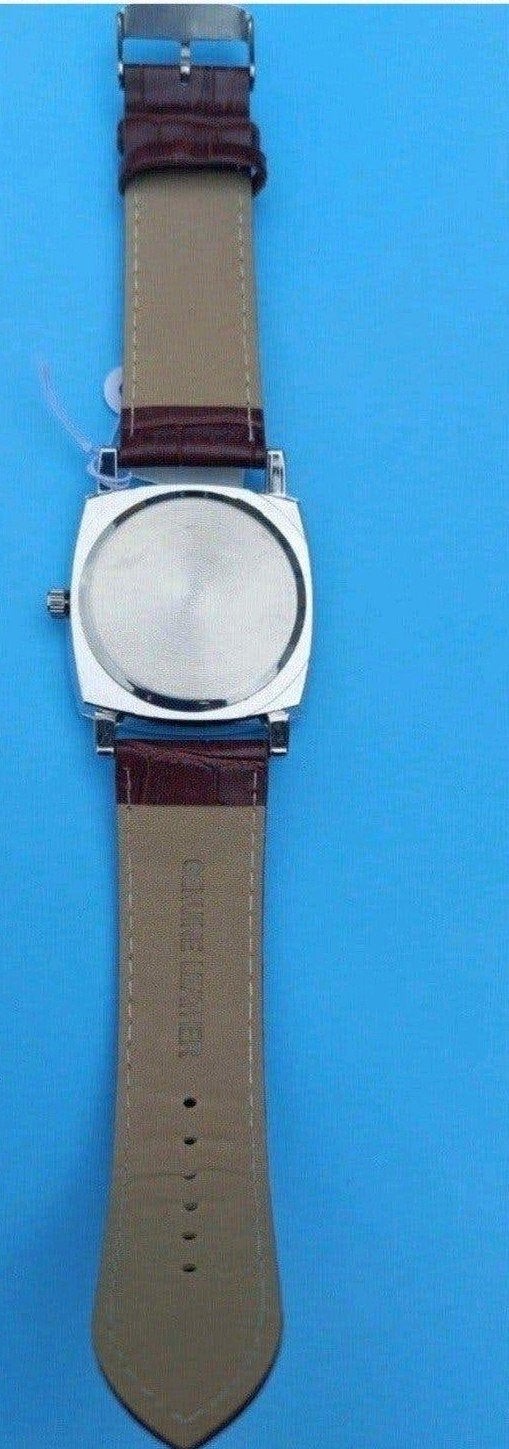 Foto 3 van Stijlvol Cushion horloge.