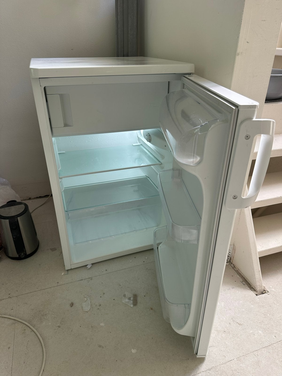 Zanussi mini koelkast met vriesvak - gratis op te halen, Witgoed en Apparatuur, Koelkasten en IJskasten, Gebruikt, Minder dan 75 liter