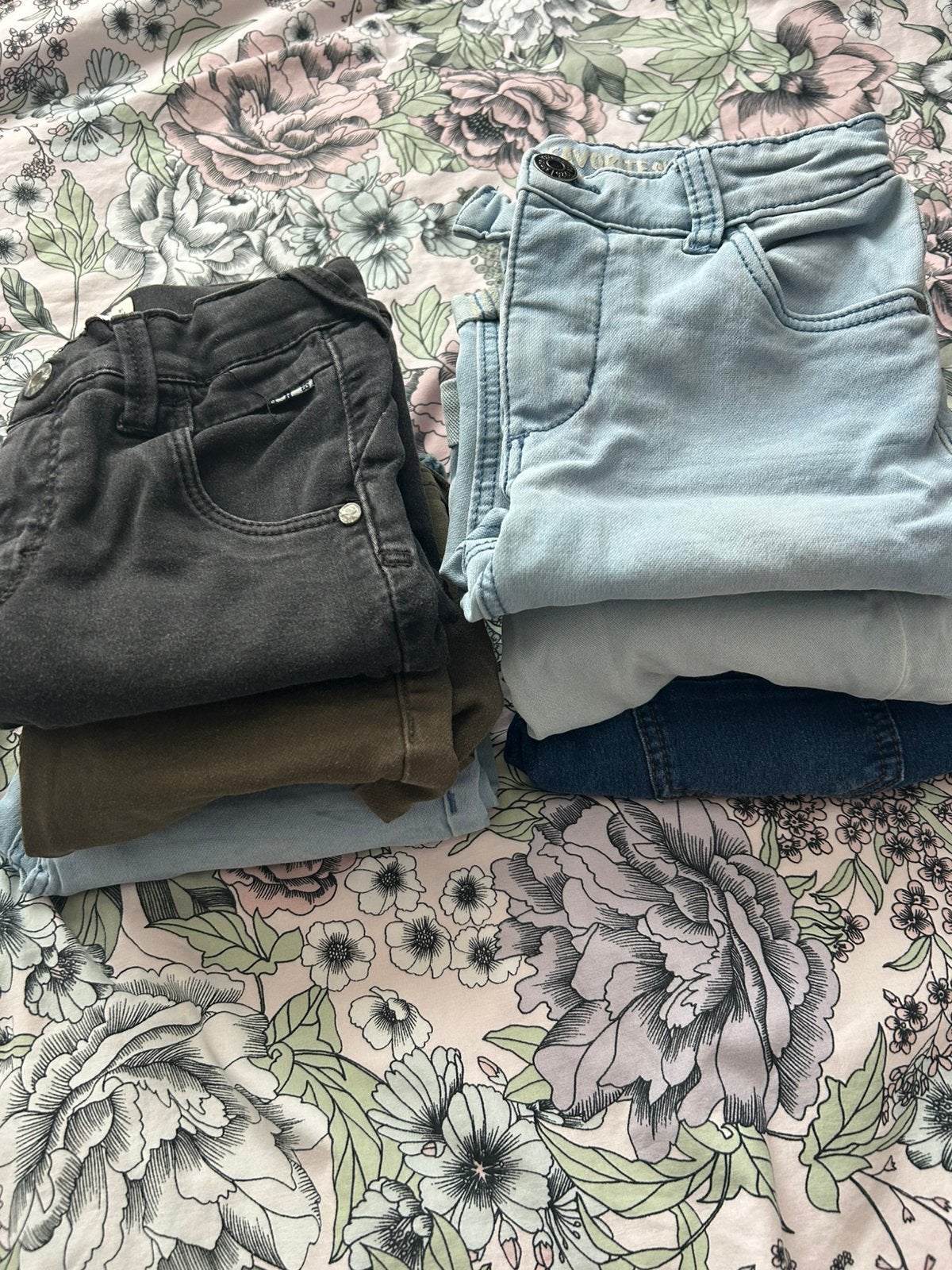 Korte spijkerbroeken maat 122/128, Kinderen en Baby's, Kinderkleding | Maat 128, Verzenden, Zo goed als nieuw, Jongen, Broek