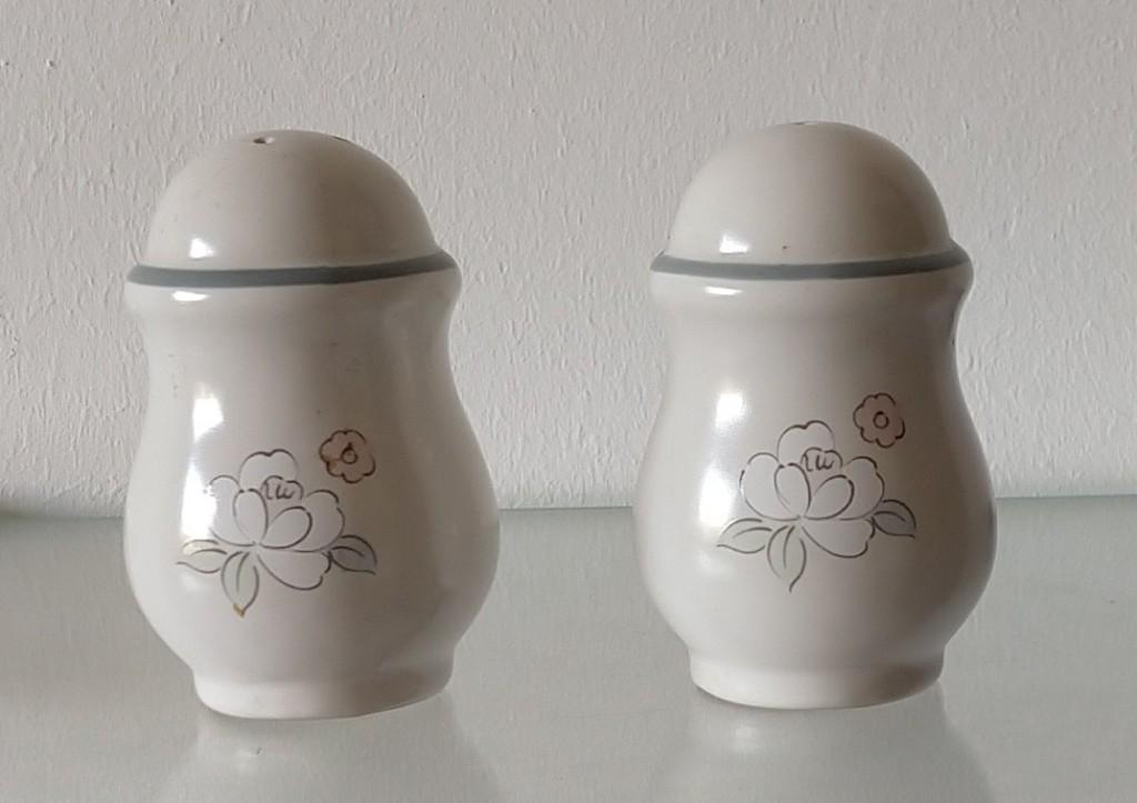 Garlande Fleur de Lune steengoed, peper/zout stel , volgnr 3, Ophalen of Verzenden