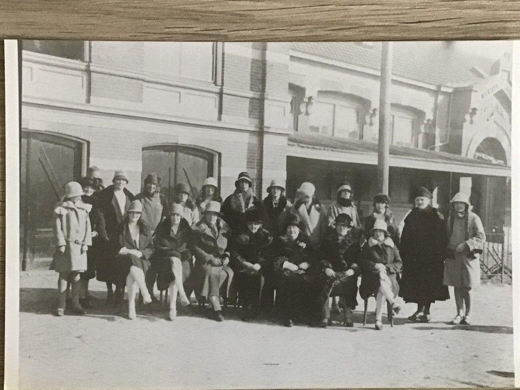 Zuidland Vrouwenvereniging gaat op reis, Verzenden, 1940 tot 1960, Gelopen, Zuid-Holland