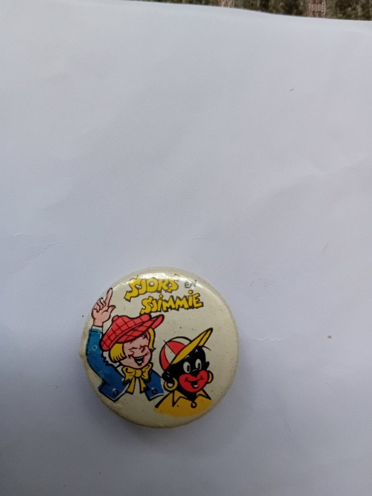 Kleine button - Sjors en Sjimmie, Ophalen of Verzenden, Zo goed als nieuw, Figuurtje, Button